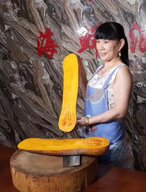 種南瓜竟然種出“麻煩”了，瓜販搶購(gòu)，電視臺(tái)記者也趕來了
